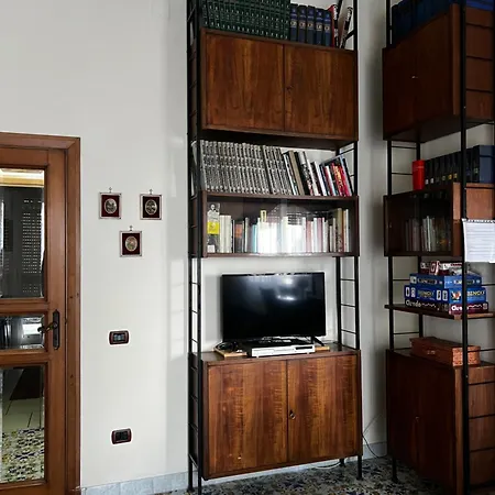 Maman Suite, city center near Molo Beverello-3